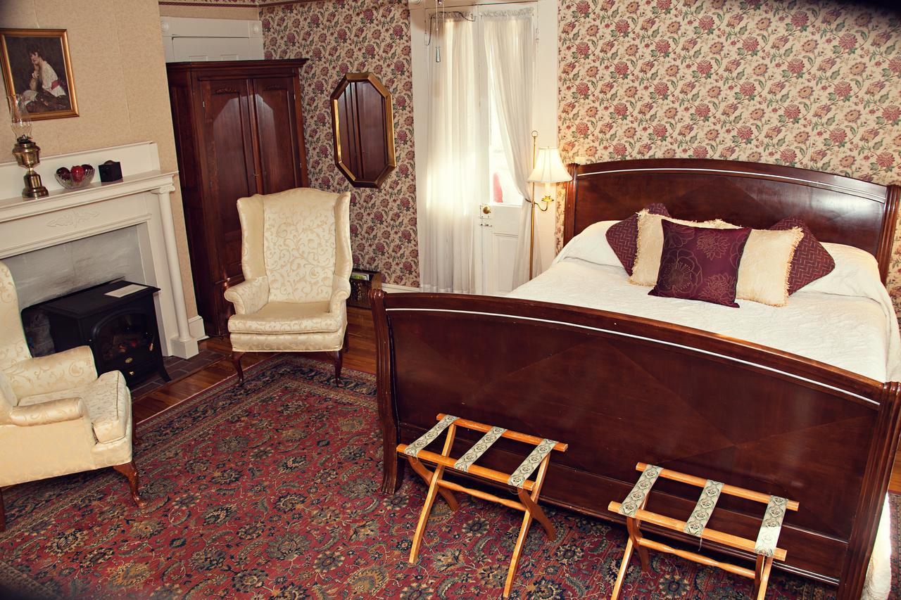 The Carriage Inn Bed And Breakfast تشارلز تاون المظهر الخارجي الصورة