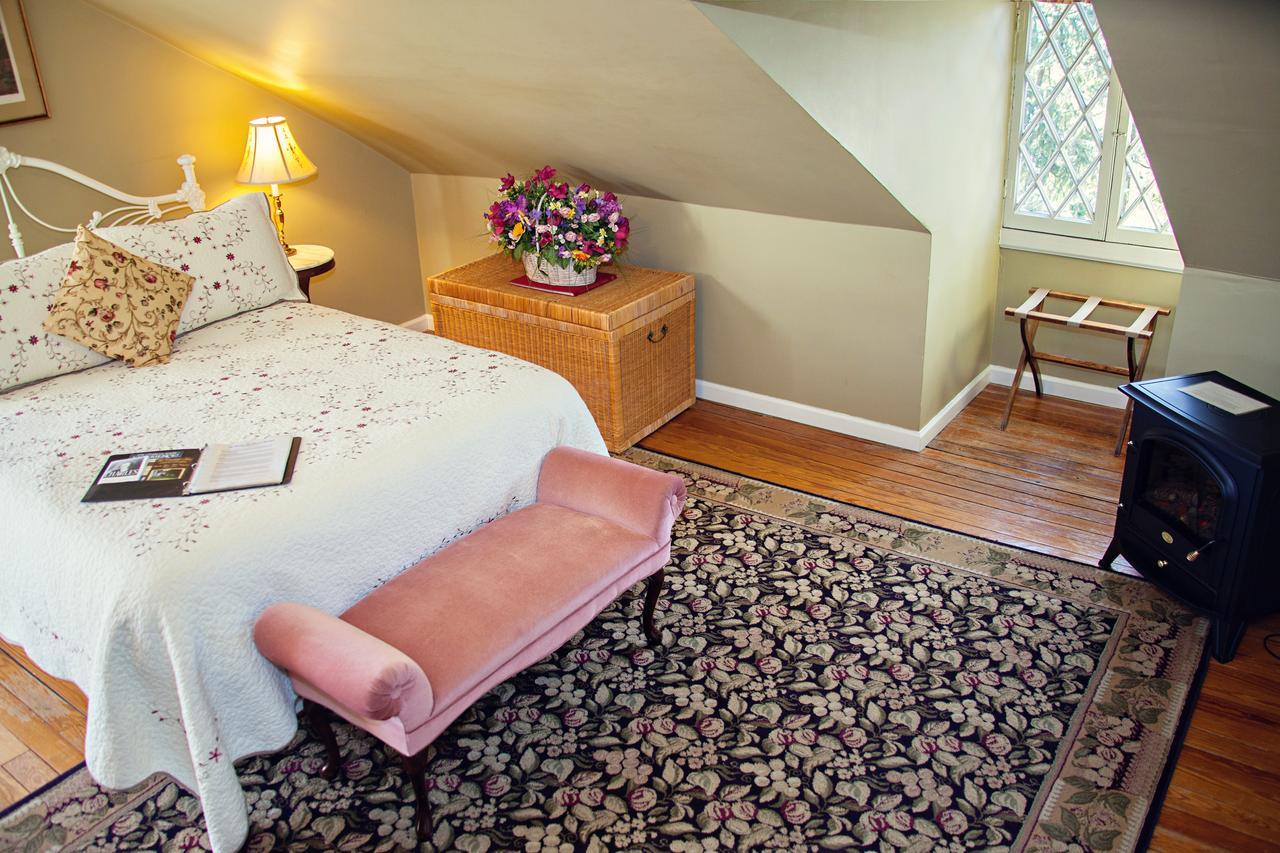 The Carriage Inn Bed And Breakfast تشارلز تاون الغرفة الصورة